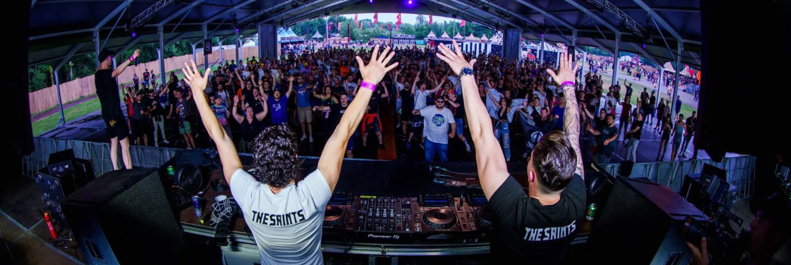 Silvestrovská oslava s The Saints od GoesHard Festivalu!